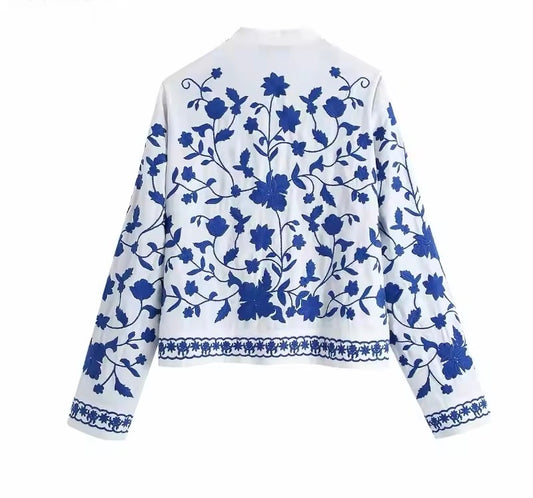 Blusa de lino blanco con bordado azul